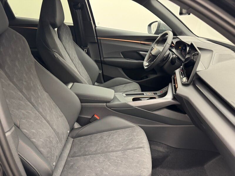 Gebraucht Cupra Terramar VZ 272 PS (200 kW) 2025 Black metallic SUV