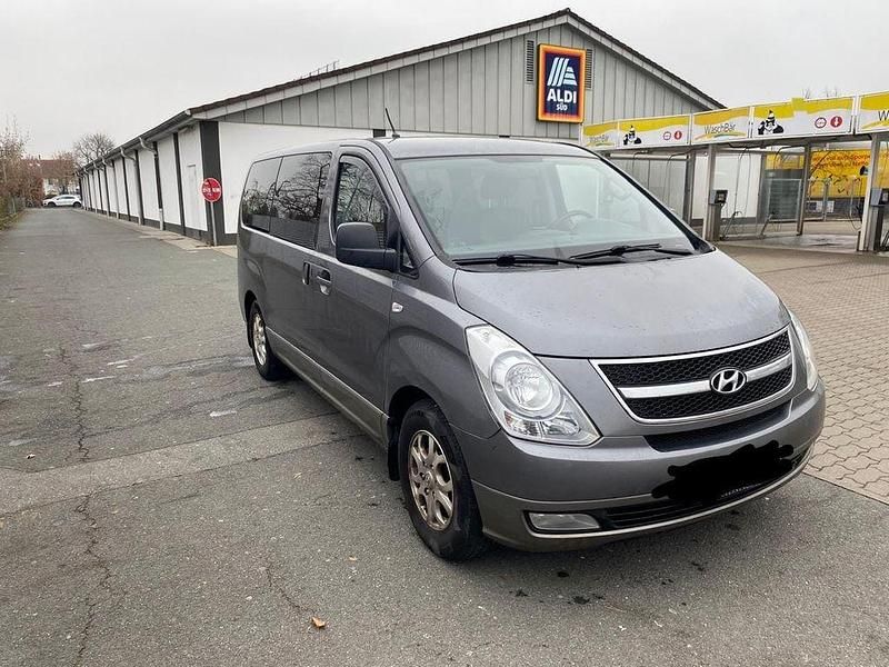 Gebraucht Hyundai H-1 170 PS (125 kW) 2011 Grau Van / Kleinbus