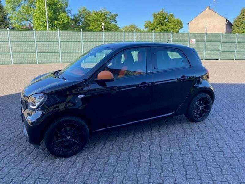 Schwarz Gebraucht 2014 Smart ForFour Passion Limousine | 6.950 € (Superpreis) - Bild 1/4