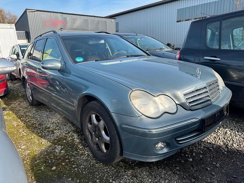 Blau Gebraucht 2005 Mercedes C180 Kombi | 1.490 € (Fairer Preis) - Bild 1/4