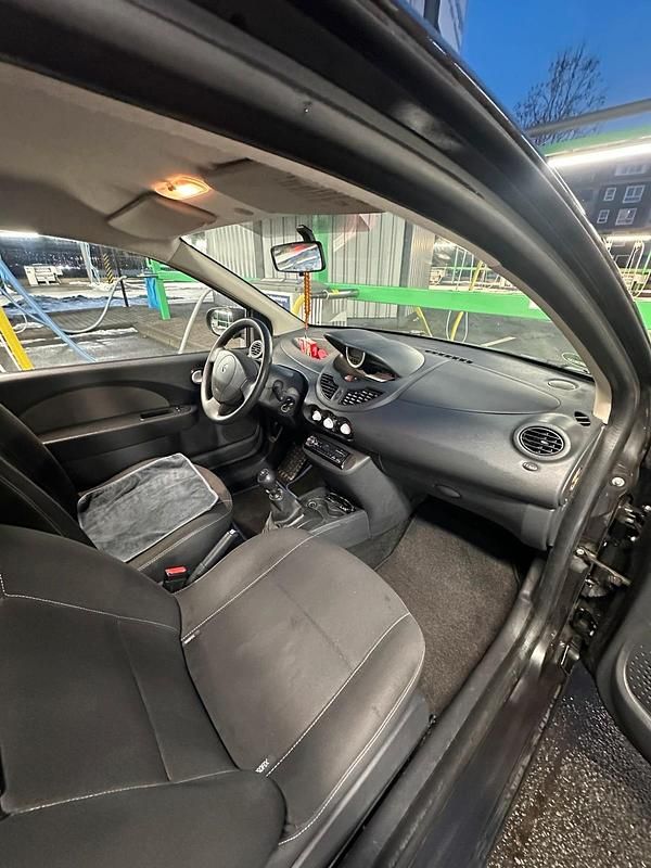 Gebraucht Renault Twingo 65 PS (47 kW) 2011 Schwarz Kleinwagen