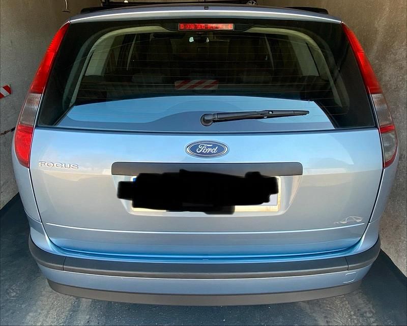 Gebraucht Ford Focus 115 PS (84 kW) 2005 Blau Kombi