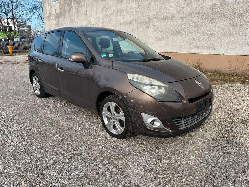 Gebraucht Renault Scénic III Dynamique 131 PS (96 kW) 2010 Braun Van / Kleinbus