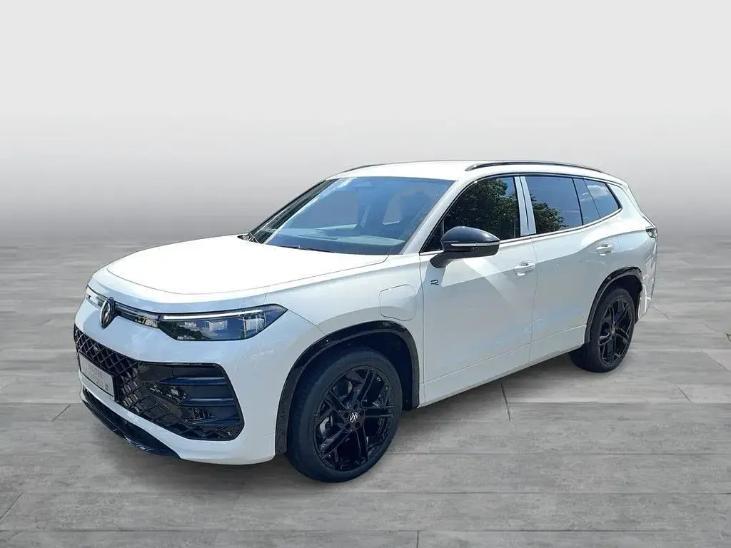 Neu VW Tayron R-line 177 PS (130 kW) 2026 Pure white SUV