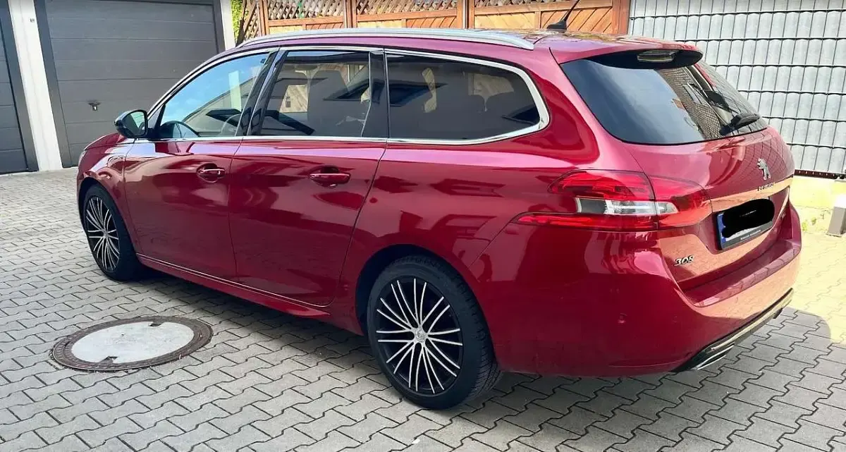 Gebraucht Peugeot 308 SW Allure 131 PS (96 kW) 2017 Rot Kombi