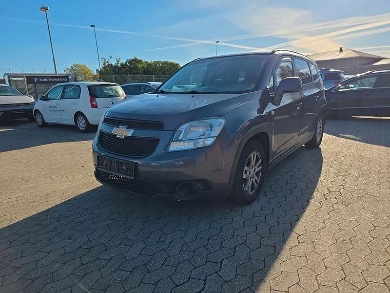 Grau Gebraucht 2012 Chevrolet Orlando LT Van / Kleinbus | 2.600 € (Superpreis) - Bild 1/4