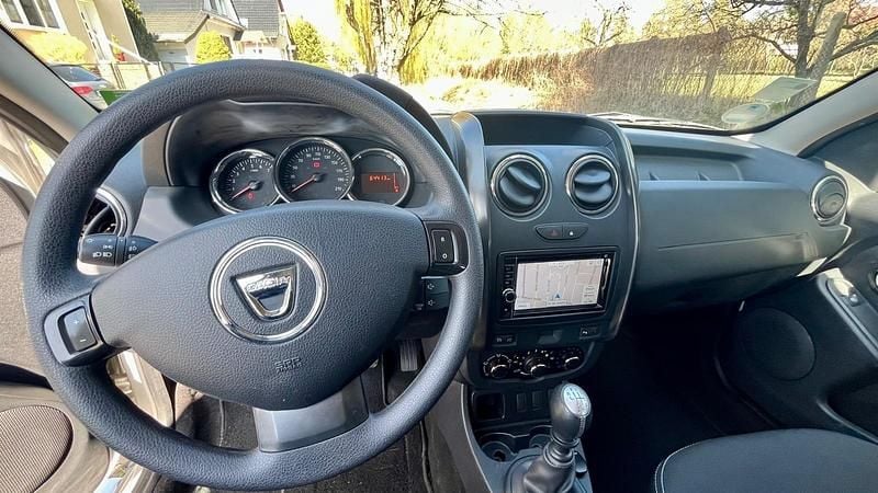 Używany Dacia Duster Lauréate 125 KM (91 kW) 2014 Srebrny SUV