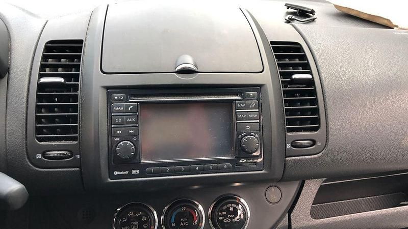 Gebraucht Nissan Note City 88 PS (64 kW) 2012 Silber Kleinwagen