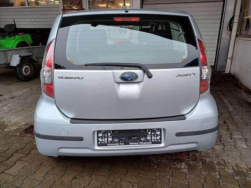 Gebraucht Subaru Justy Active 69 PS (50 kW) 2009 Silber Kleinwagen