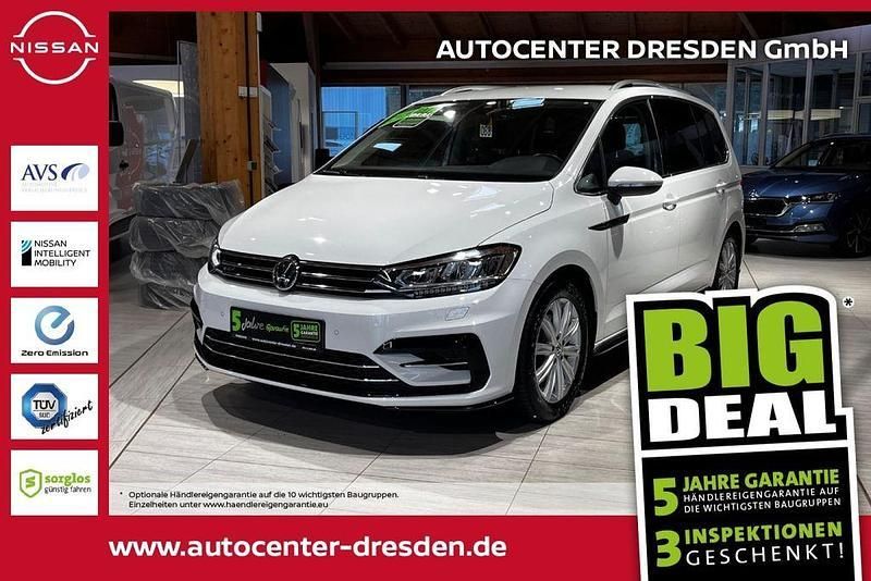 Weiß Gebraucht 2018 VW Touran Highline Van / Kleinbus | 19.980 € (Superpreis) - Bild 1/4