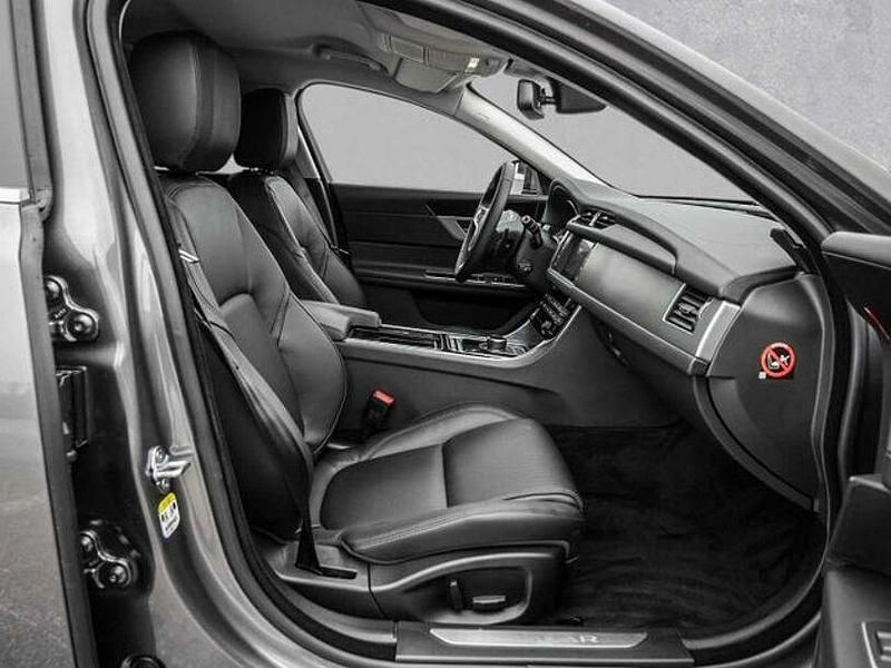 Gebraucht Jaguar XF 132 PS (97 kW) 2017 Grau Limousine
