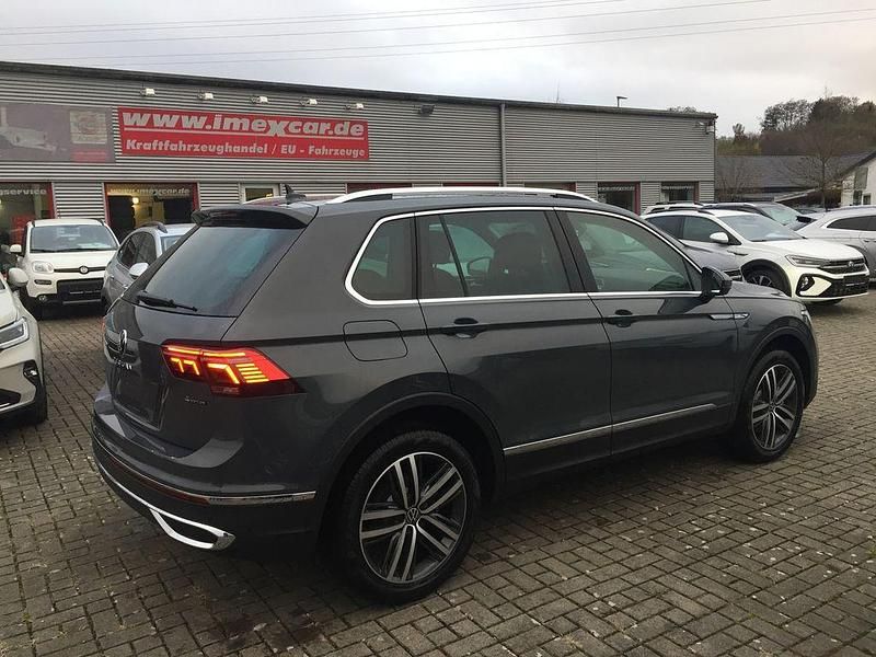 Delfingrau metallic Gebraucht 2023 VW Tiguan Elegance+ SUV | 42.990 € (Teuer) - Bild 1/4