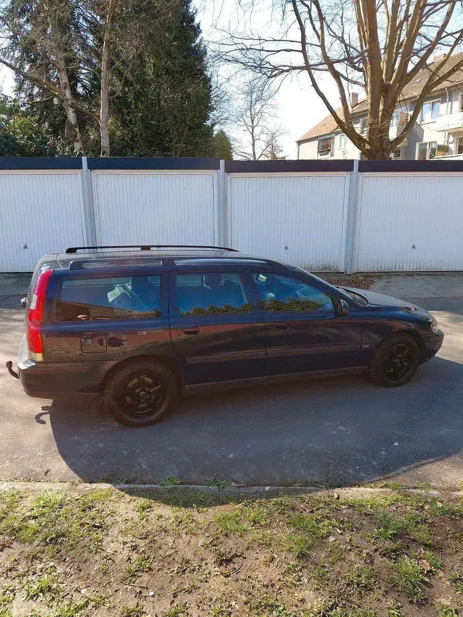 Używany Volvo V70 140 KM (102 kW) 2001 Niebieski Kombi