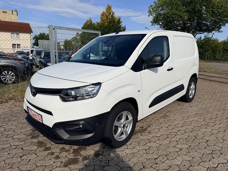 Weiß Gebraucht 2021 Toyota Proace City Van | 13.999 € (Fairer Preis) - Bild 1/4