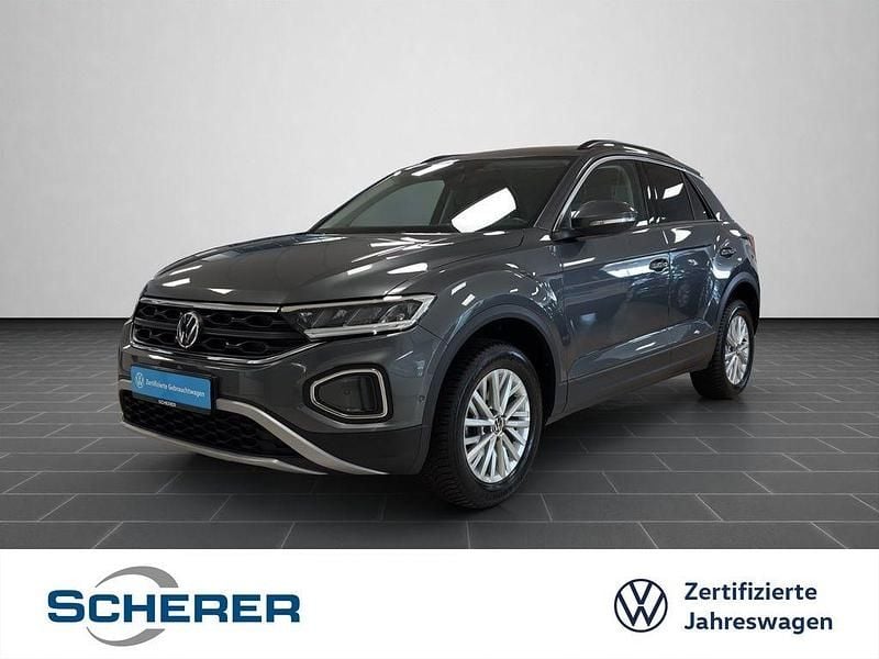 Indiumgrau metallic (metallic) Gebraucht 2024 VW T-Roc Life SUV | 21.400 € (Guter Preis) - Bild 1/4