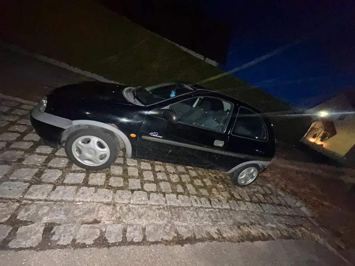Używany Opel Corsa 60 KM (44 kW) 1997 Czarny Hatchback