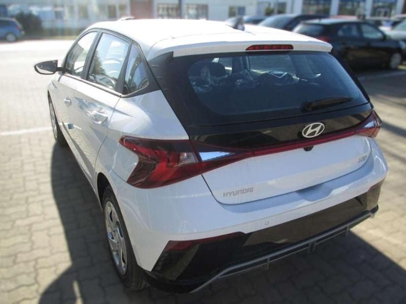 Neu Hyundai i20 Select 90 PS (66 kW) 2026 Atlas white / sol Kleinwagen