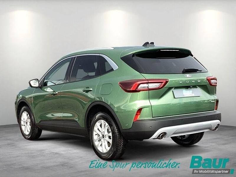 Gebraucht Ford Kuga Titanium 179 PS (131 kW) 2024 Bursting green metallic SUV