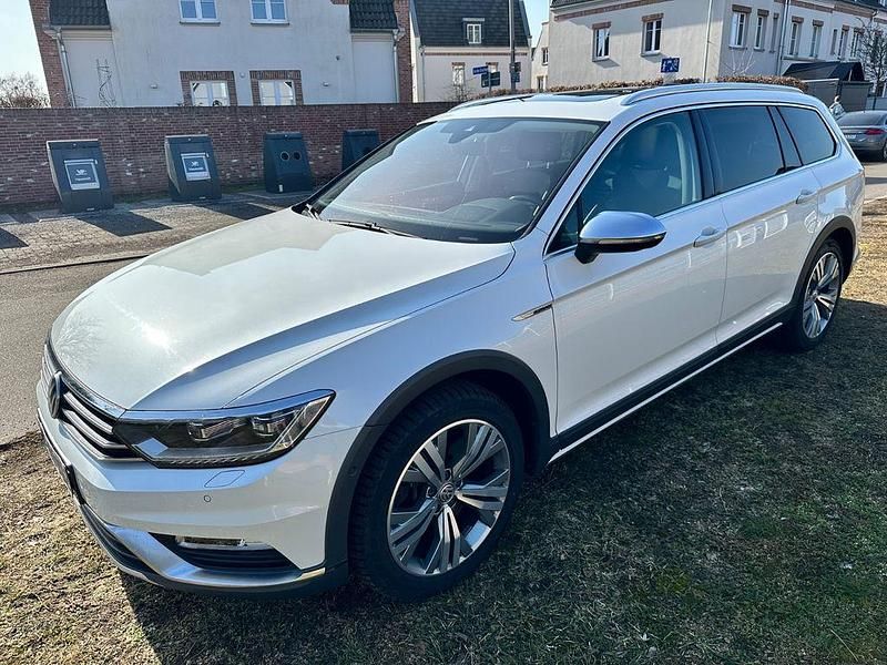 Gebraucht VW Passat Alltrack 239 PS (175 kW) 2015 Weiß Kombi