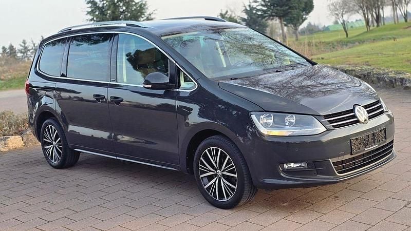 Gebraucht VW Sharan Allstar 150 PS (110 kW) 2016 Uranograu Van / Kleinbus