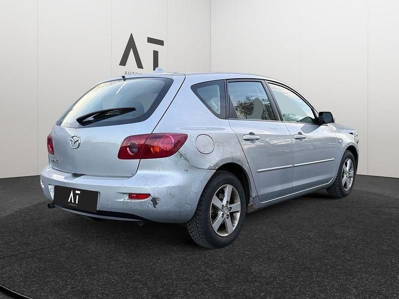 Usado Mazda 3 Comfort 105 HP (77 kW) 2005 Prateado Sedan