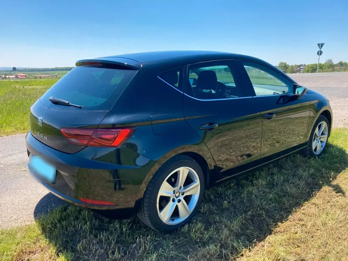 Używany Seat Leon XCELLENCE 150 KM (110 kW) 2017 Czarny Sedan/Limuzyna