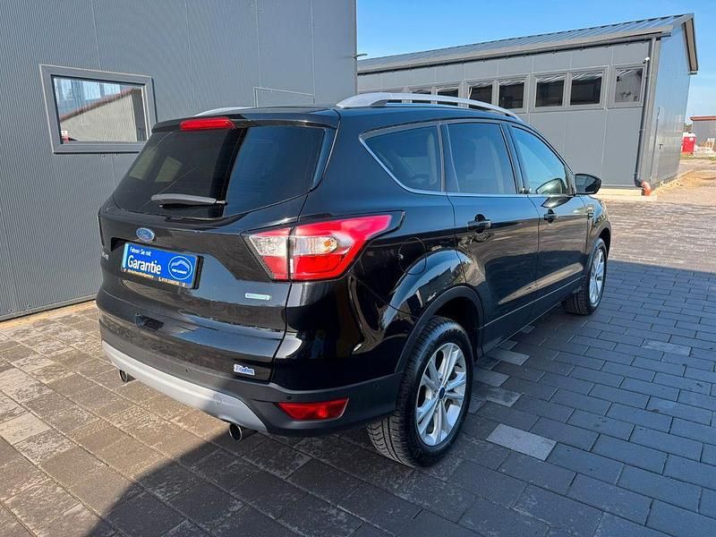Gebraucht Ford Kuga Titanium 150 PS (110 kW) 2018 Schwarz SUV