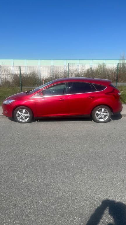 Gebraucht Ford Focus Titanium 150 PS (110 kW) 2011 Schwarz Limousine