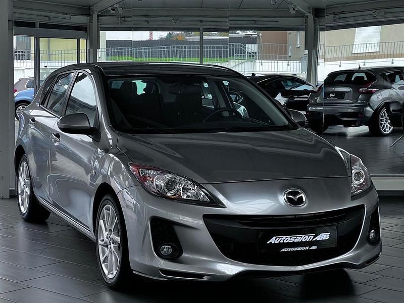 Grau Gebraucht 2013 Mazda 3 Edition Limousine | 7.999 € (Fairer Preis) - Bild 1/4