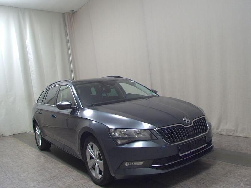 Gebraucht Skoda Superb Ambition 150 PS (110 kW) 2019 Grau Kombi