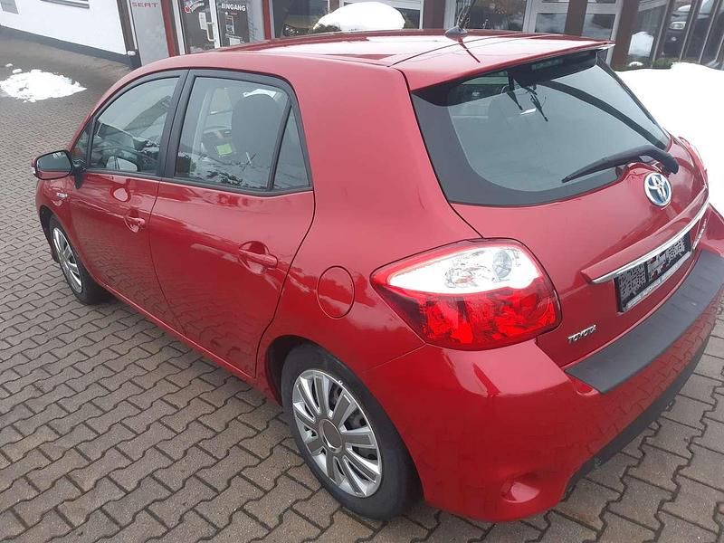 Gebraucht Toyota Auris 99 PS (72 kW) 2013 Rot (metallic) Limousine