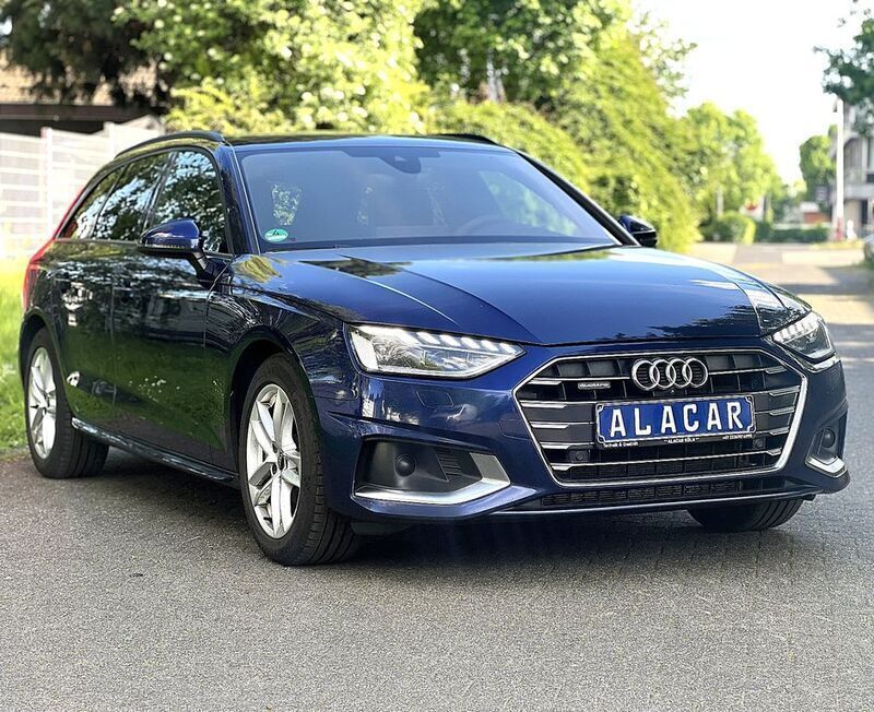Blau Gebraucht 2022 Audi A4 Ambiente Kombi | 22.950 € (Guter Preis) - Bild 1/4