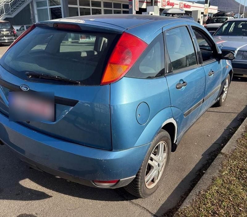 Gebraucht Ford Focus Futura 116 PS (85 kW) 2001 Blau Limousine