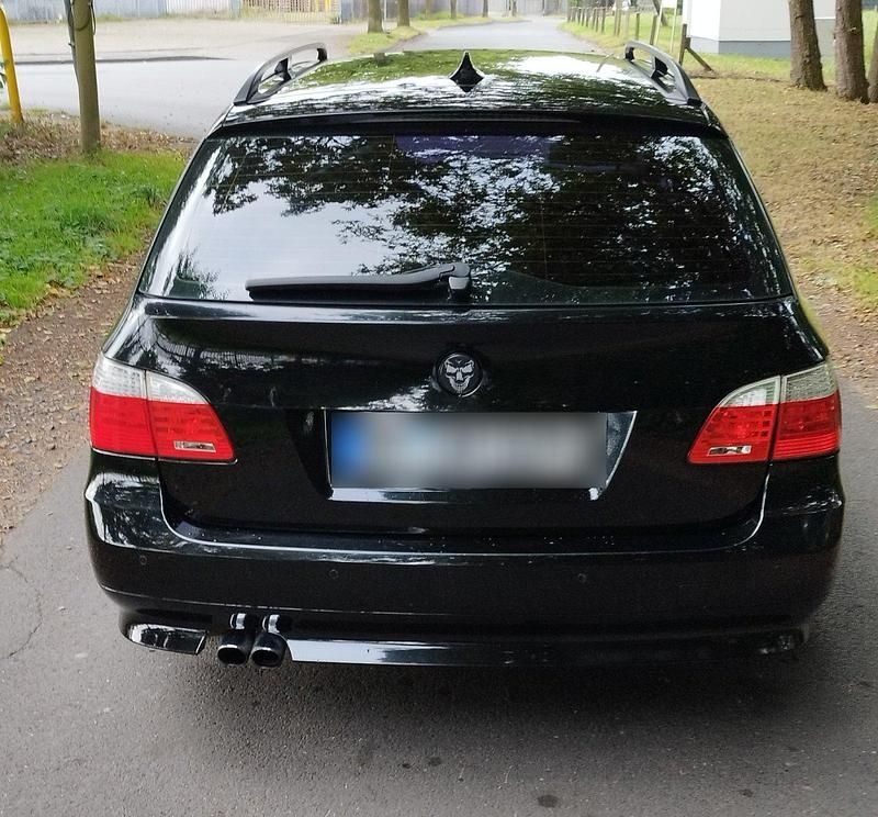 Schwarz Gebraucht 2008 BMW 530 Advantage Kombi | 5.999 € (Fairer Preis) - Bild 1/4