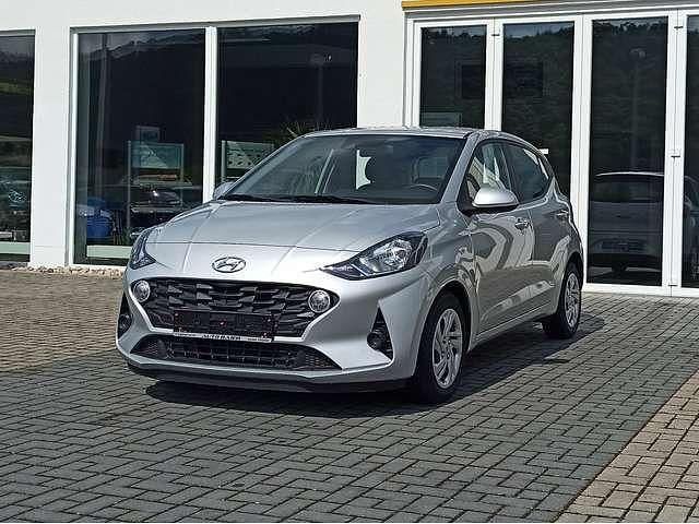 Gebraucht Hyundai i10 Select 67 PS (49 kW) 2022 Silber Kleinwagen