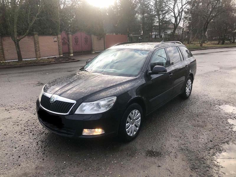 Schwarz Gebraucht 2013 Skoda Octavia Kombi | 4.200 € (Guter Preis) - Bild 1/4