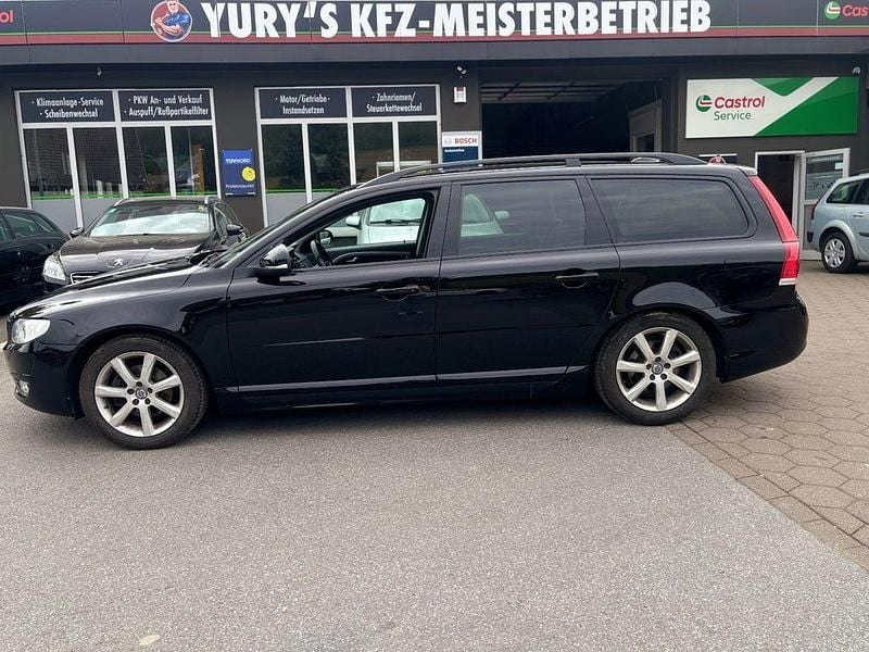Używany Volvo V70 150 KM (110 kW) 2016 Czarny Kombi