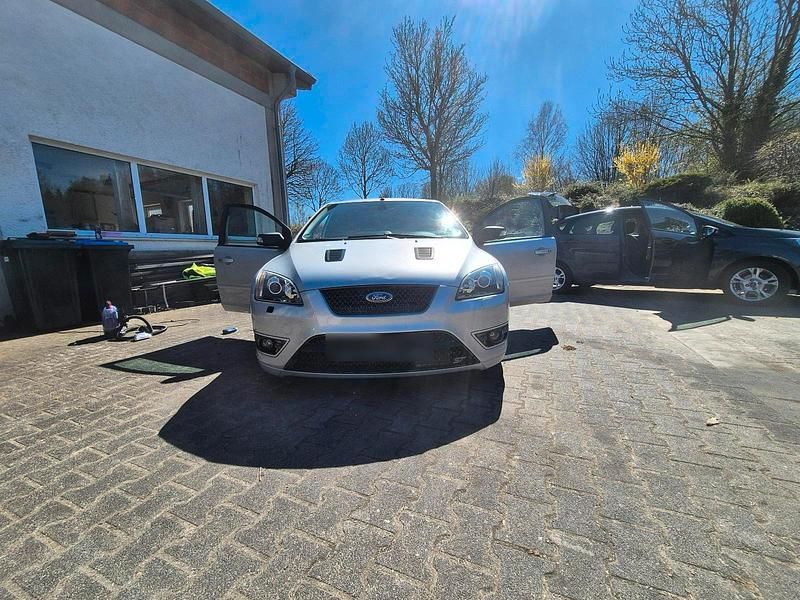 Gebraucht Ford Focus ST 260 PS (191 kW) 2006 Silber Limousine