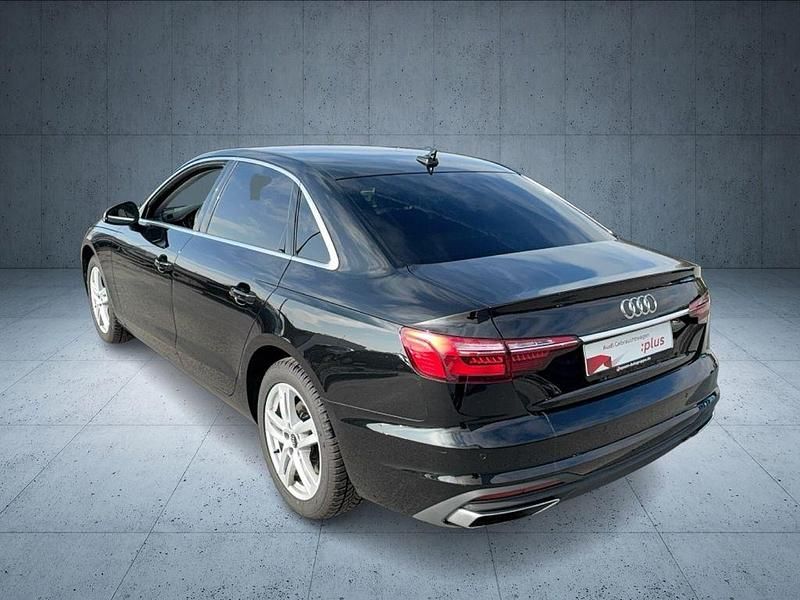 Gebraucht Audi A4 Ambiente 136 PS (100 kW) 2024 Mythosschwarz metallic Limousine