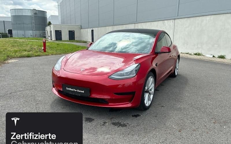 Rot Gebraucht 2021 Tesla Model 3 Limousine | 25.700 € - Bild 1/4