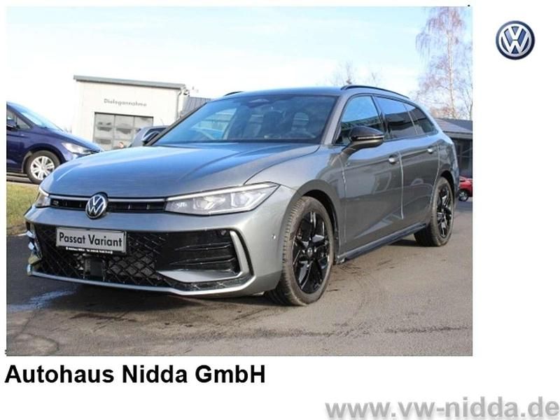 Diabasgrau metallic Gebraucht 2025 VW Passat R-line Kombi | 42.989 € (Etwas zu teuer) - Bild 1/4