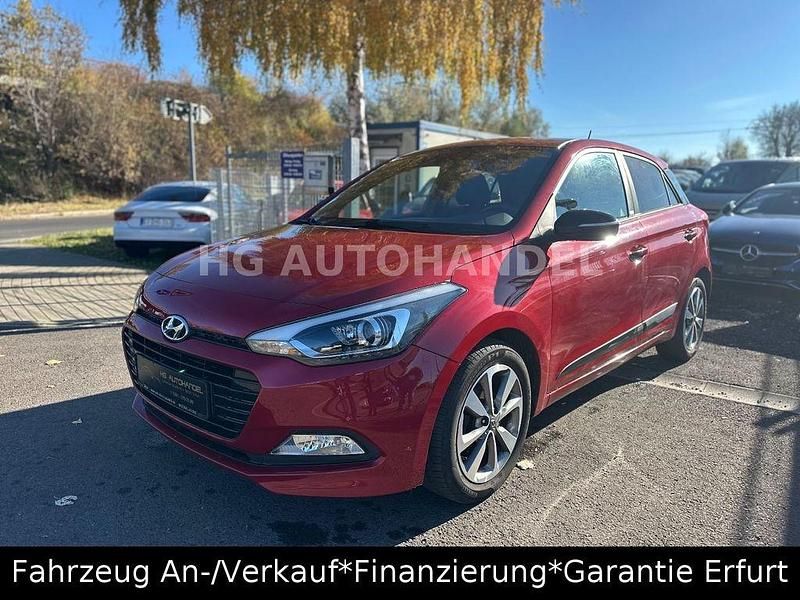 Rot Gebraucht 2018 Hyundai i20 Passion Plus Limousine | 12.700 € (Fairer Preis) - Bild 1/4