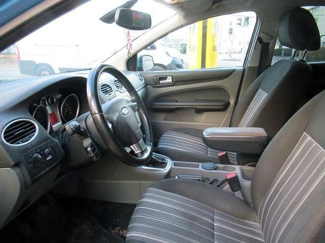 Gebraucht Ford Focus Style 101 PS (74 kW) 2009 Blau Limousine