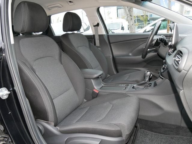 Gebraucht Hyundai i30 Trend 120 PS (88 kW) 2023 Phantom black Kombi