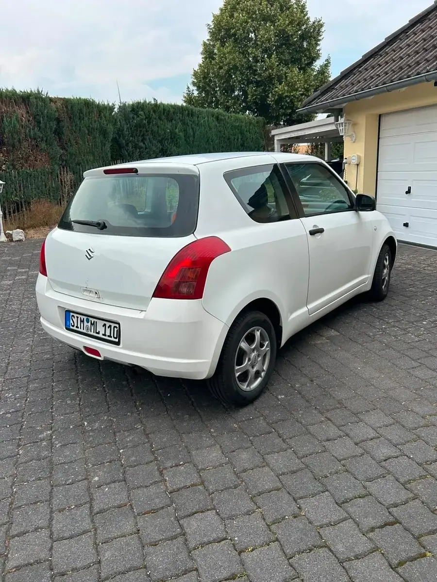 Gebraucht Suzuki Swift 92 PS (67 kW) 2007 Weiß Kleinwagen