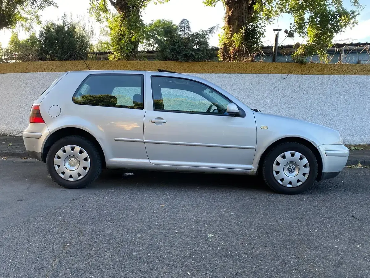 Gebraucht VW Golf IV 110 PS (80 kW) 2000 Silber Limousine
