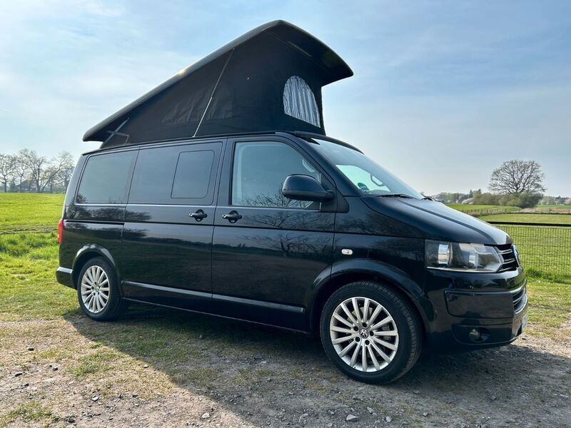 Schwarz Gebraucht 2010 VW T5 Team Van | 27.500 € - Bild 1/4