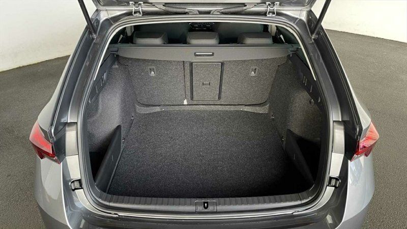 Gebraucht Skoda Octavia Selection 150 PS (110 kW) 2024 Grau Kombi