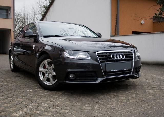 Grau metallic Gebraucht 2008 Audi A4 Ambition Limousine | 18.199 € - Bild 1/4