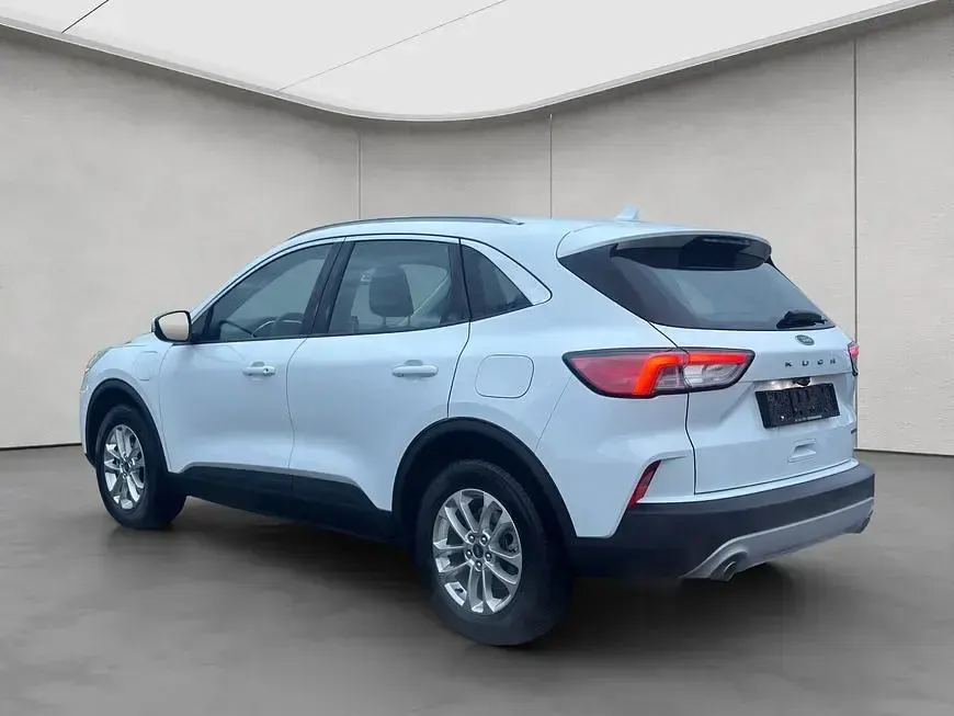 Gebraucht Ford Kuga Titanium 224 PS (164 kW) 2022 Frozen white SUV